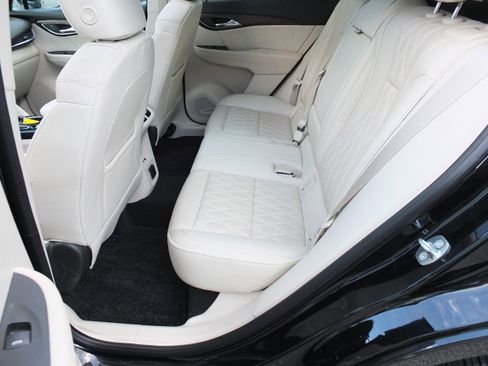 Used 2023 Buick Envision Avenir image 13