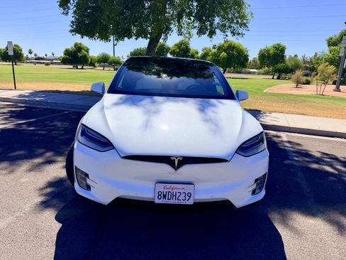 Used 2018 Tesla Model X 100D AWD/4WD image 2