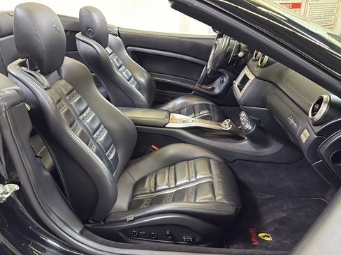 Used 2010 Ferrari California image 25