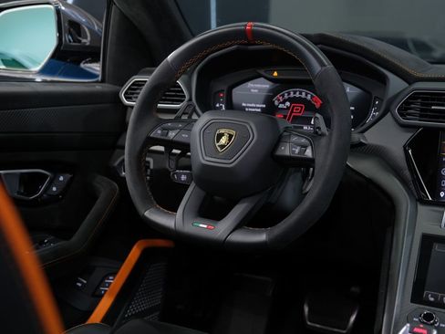Used 2024 Lamborghini Urus Performante AWD/4WD image 61