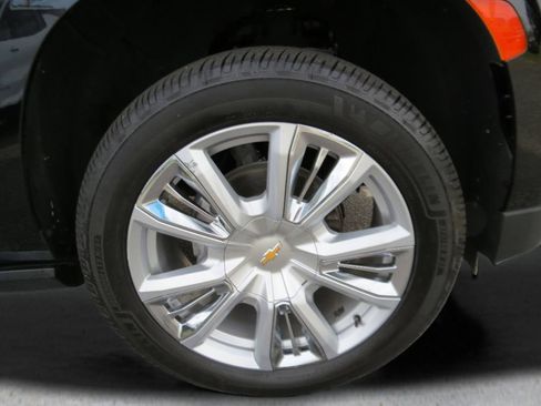 Certified 2024 Chevrolet Tahoe High Country AWD/4WD image 11