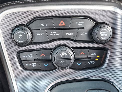 Used 2017 Dodge Challenger R/T Scat Pack w/ Dynamics Package RWD image 19