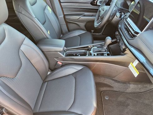 New 2026 Jeep Compass Latitude AWD/4WD image 16