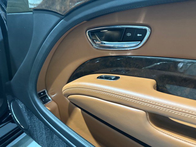 Used 2011 Bentley Mulsanne RWD image 54