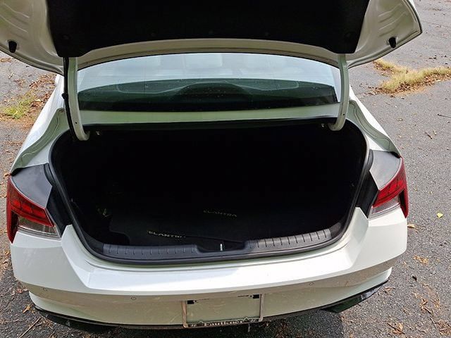 Certified 2023 Hyundai Elantra Limited w/ Cargo Package FWD image 43