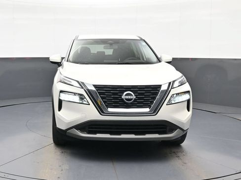 Certified 2023 Nissan Rogue SV FWD image 2