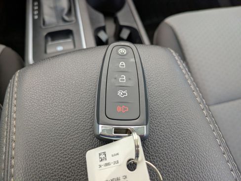 Certified 2019 Ford Escape SE FWD image 29
