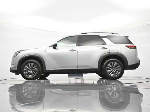 Certified 2024 Nissan Pathfinder SV FWD image 44