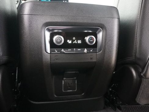 Used 2025 GMC Yukon Denali image 27