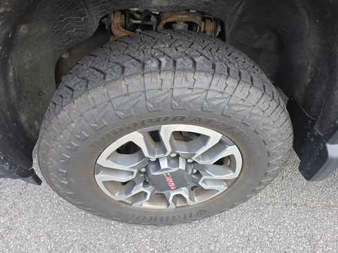 Used 2024 GMC Sierra 3500 SLT w/ SLT Premium Package AWD/4WD image 13