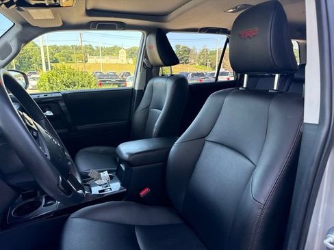 Used 2021 Toyota 4Runner Venture w/ Moonroof Package AWD/4WD image 15