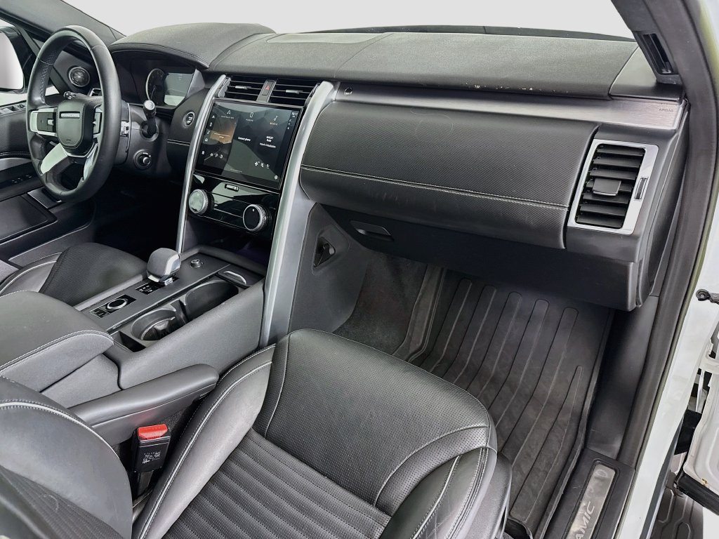 Used 2023 Land Rover Discovery HSE R-Dynamic AWD/4WD image 17