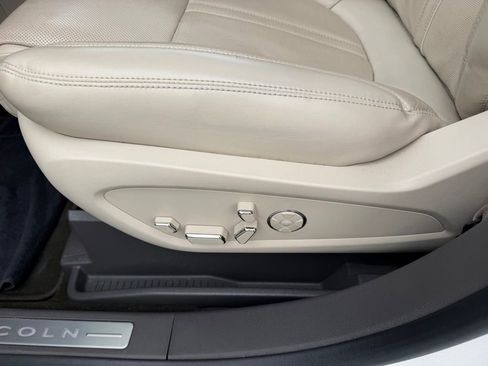 Used 2019 Lincoln Nautilus Reserve AWD/4WD image 12