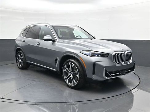 New 2026 BMW X5 xDrive40i w/ Climate Comfort Package image 2