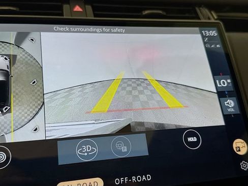 Used 2026 Land Rover Range Rover Velar Dynamic SE image 17