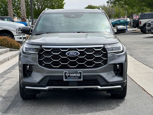 Used 2025 Ford Explorer Platinum w/ LUX Leather Package AWD/4WD image 12