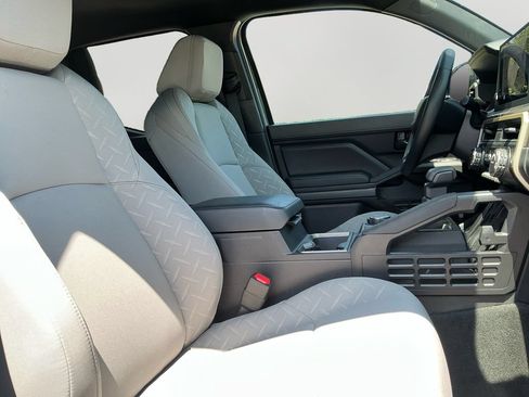 Used 2026 Toyota Tacoma SR5 AWD/4WD image 12