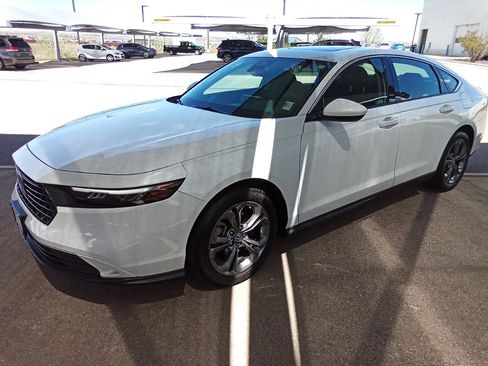 Certified 2023 Honda Accord EX image 3