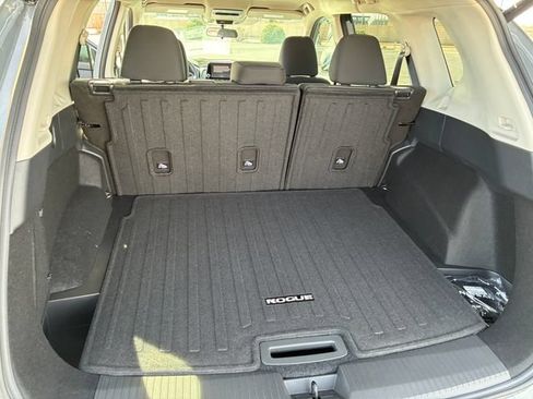 New 2026 Nissan Rogue SV w/ Cold Weather Package FWD image 20