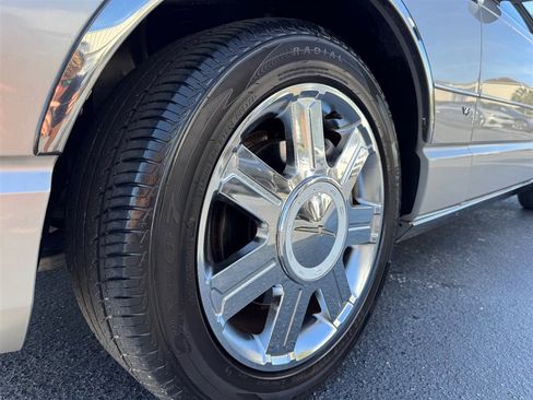 Used 2004 Ford Thunderbird RWD image 9