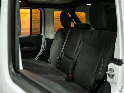 Used 2024 Jeep Wrangler Sahara image 10