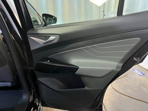 Used 2023 Volkswagen ID.4 Pro S Plus image 23