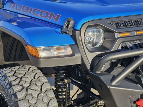 Used 2021 Jeep Gladiator Rubicon w/ Cold Weather Group image 10