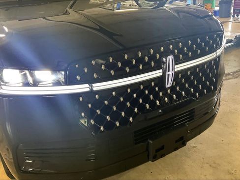 Used 2025 Lincoln Navigator Black Label AWD/4WD image 29