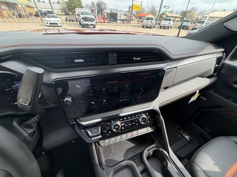 New 2026 GMC Sierra 2500 AT4 w/ Technology Package image 18