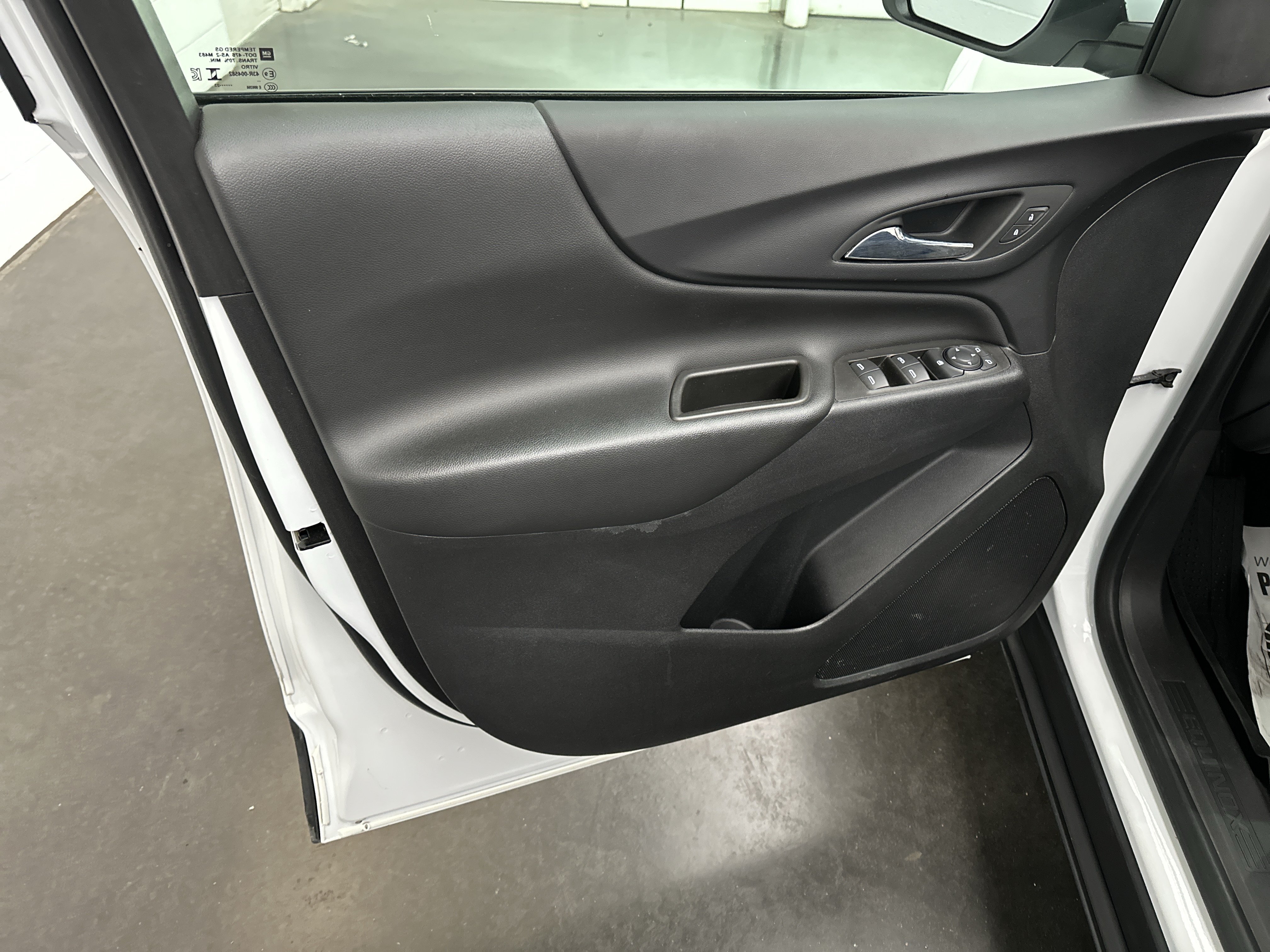 Used 2023 Chevrolet Equinox LT w/ LPO, Floor Liner Package AWD/4WD image 19