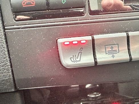 Used 2014 Mercedes-Benz E 350 4MATIC Sedan image 14