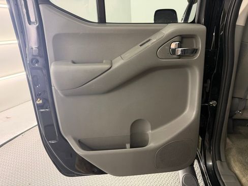 Used 2018 Nissan Frontier SV w/ Value Truck Package image 31