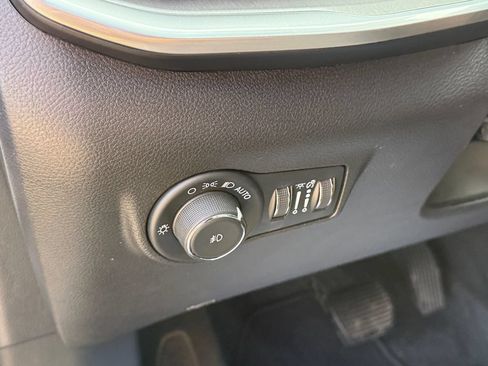 Used 2025 Jeep Compass Limited AWD/4WD image 17