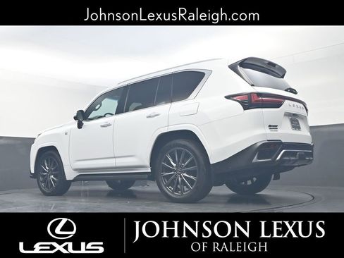 Used 2024 Lexus LX 600 F Sport image 19