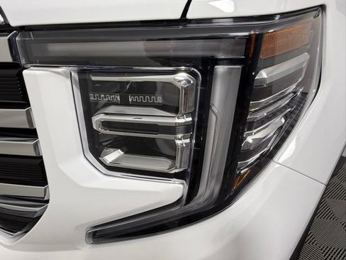 Used 2026 GMC Sierra 1500 SLT w/ SLT Premium Plus Package AWD/4WD image 20