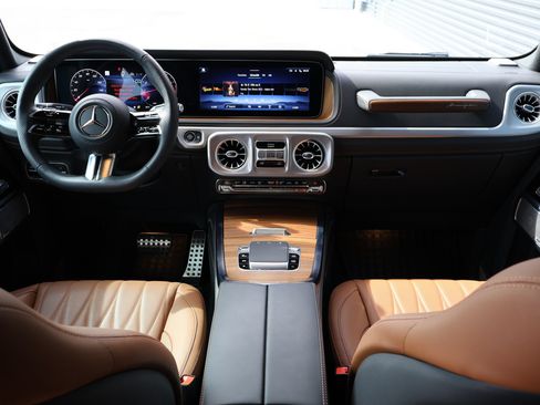 Used 2025 Mercedes-Benz G 550 image 31