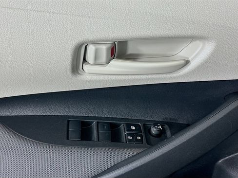 Certified 2025 Toyota Corolla LE FWD image 18