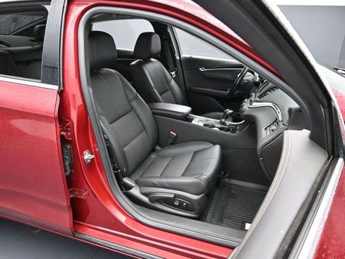 Used 2019 Chevrolet Impala LT w/ LT Convenience Package FWD image 27