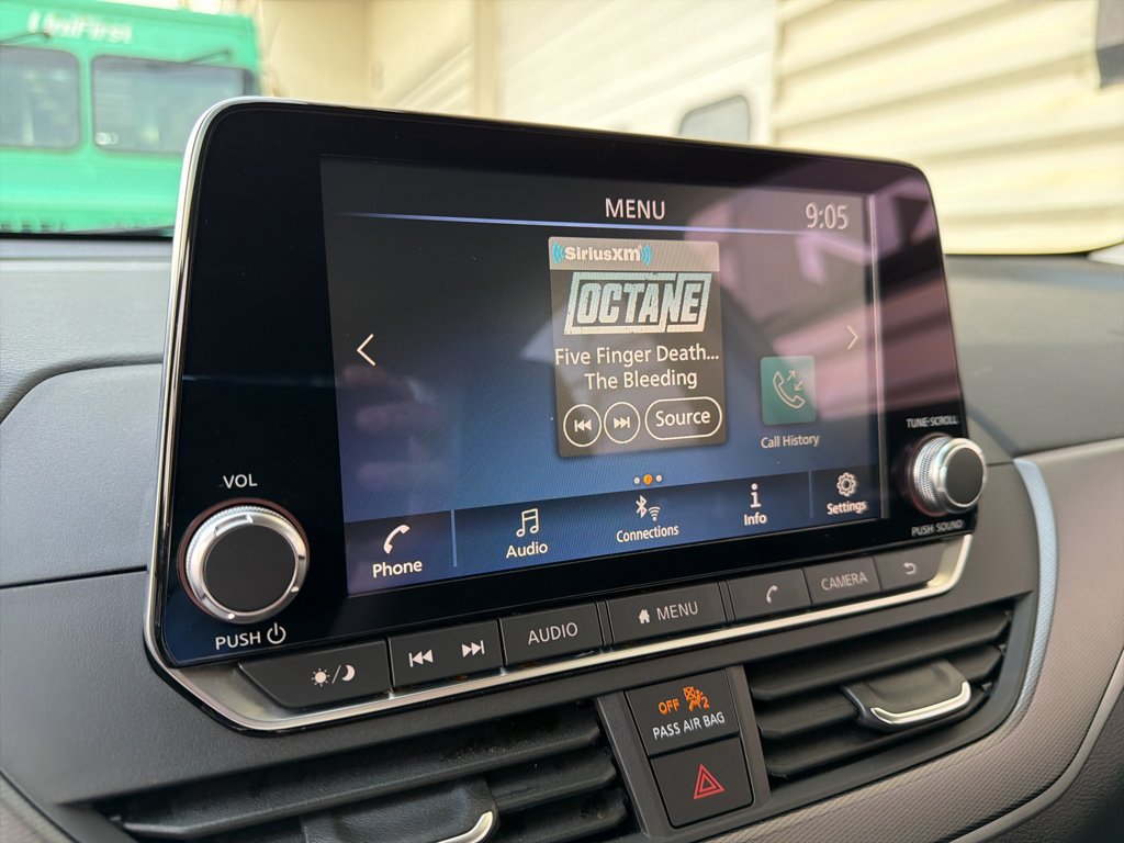 Used 2025 Nissan Altima 2.5 SR AWD/4WD image 19