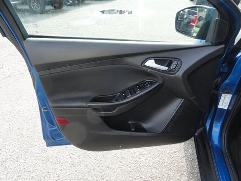 Used 2018 Ford Focus SE FWD image 11