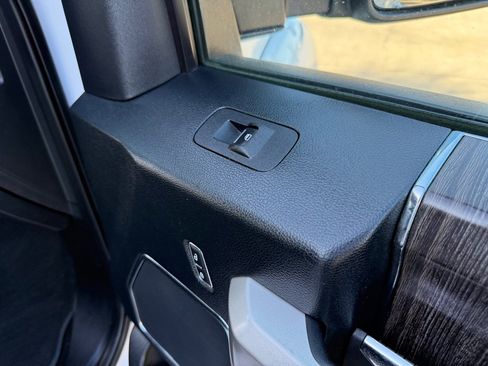 Used 2020 Ford F250 Lariat w/ Lariat Value Package image 29