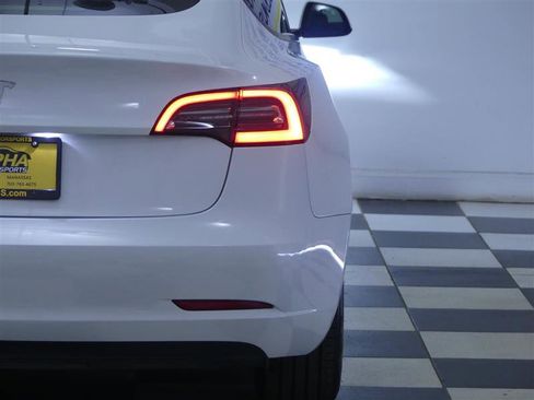 Used 2023 Tesla Model 3 Standard Range image 29