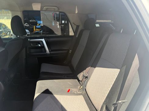 Used 2018 Toyota 4Runner SR5 AWD/4WD image 17