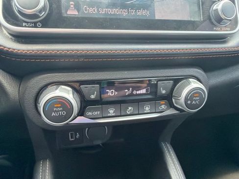 Used 2020 Nissan Kicks SR w/ SR Premium Package FWD image 14