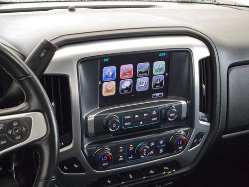 Used 2017 GMC Sierra 1500 SLE w/ SLE Value Package AWD/4WD image 10