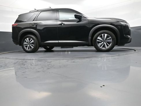 Used 2024 Nissan Pathfinder SL AWD/4WD image 30