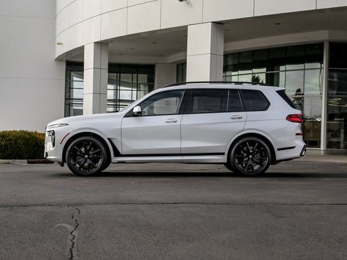 New 2026 BMW X7 xDrive40i image 2