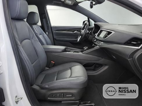 Used 2024 Buick Enclave Premium AWD/4WD image 11