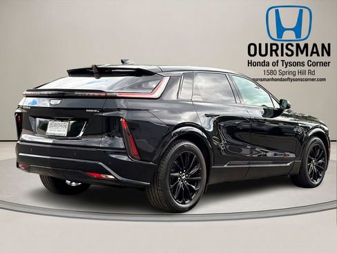 Used 2024 Cadillac Lyriq Sport AWD/4WD image 3