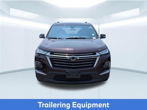 Used 2023 Chevrolet Traverse LT w/ Rear Camera Mirror Package FWD image 8
